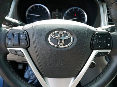 Used 2016 Toyota Highlander Limited Platinum image 18