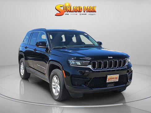 Used 2025 Jeep Grand Cherokee Laredo w/ Luxury Tech Group I image 1