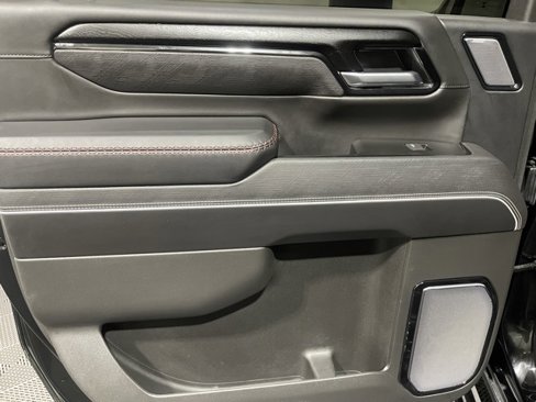 Used 2025 GMC Sierra 2500 AT4X image 21