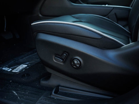 New 2026 Chrysler Pacifica Limited image 21