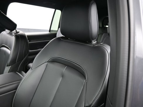 New 2025 Jeep Grand Cherokee L Limited w/ Black Appearance Package image 16