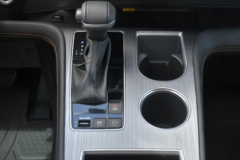 Used 2024 Toyota Sienna XLE Woodland Edition image 9