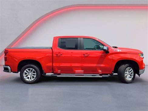 Used 2024 Chevrolet Silverado 1500 LT image 2