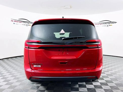 New 2026 Chrysler Pacifica Select image 7