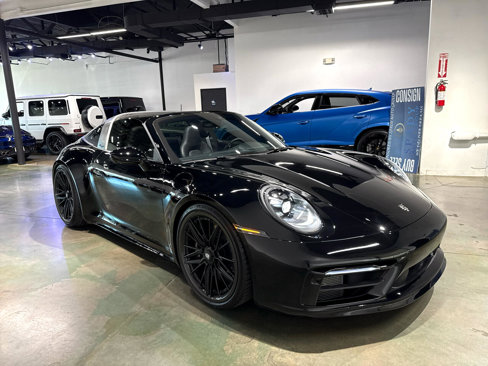 Used 2023 Porsche 911 50th Anniversary Edition w/ Extended Leather Package image 32