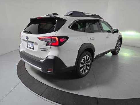 New 2025 Subaru Outback Touring image 5