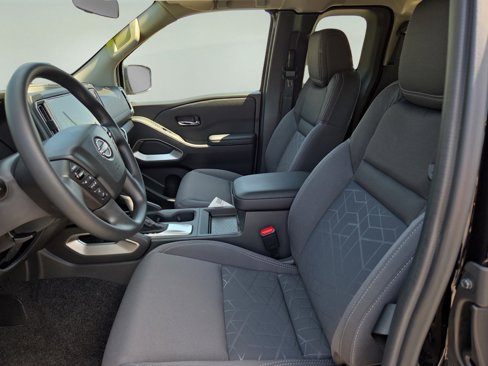 Used 2025 Nissan Frontier SV image 26