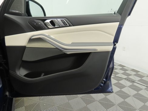 New 2026 BMW X7 xDrive40i w/ Executive Package image 26