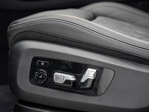 Used 2025 BMW X6 xDrive40i w/ Climate Comfort Package image 11