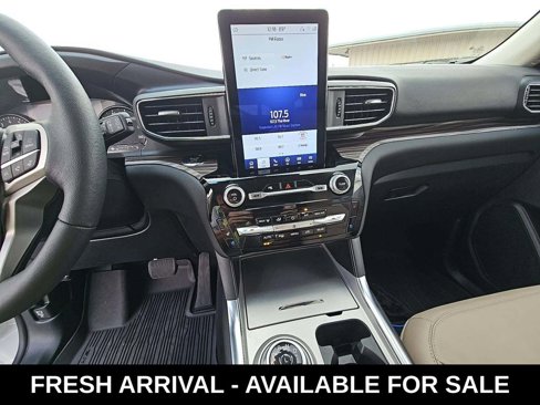 Used 2023 Ford Explorer Limited w/ Limited Technology Package image 9