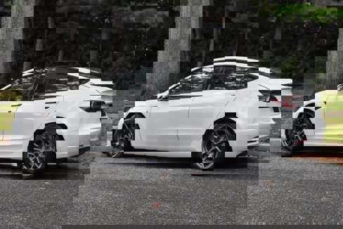 Used 2023 Tesla Model 3 Standard Range image 5