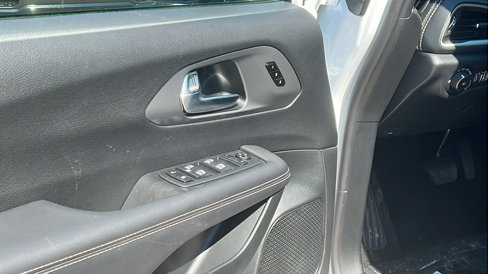 New 2026 Chrysler Pacifica Select image 16