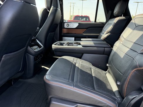 Used 2024 Lincoln Navigator Black Label image 8