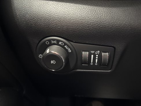 New 2026 Jeep Compass Limited image 23