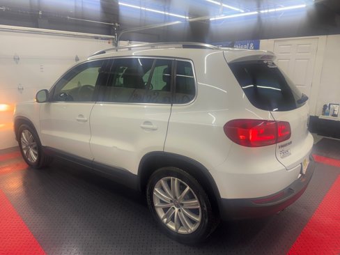 Used 2014 Volkswagen Tiguan SEL image 2