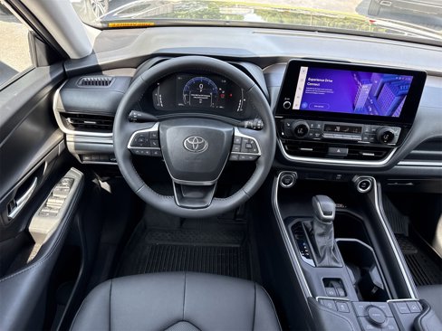 Used 2024 Toyota Grand Highlander XLE image 14