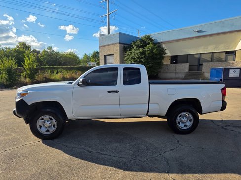 Used 2020 Toyota Tacoma SR image 4