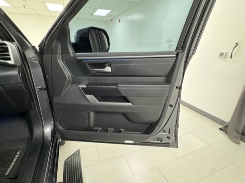 Used 2024 Toyota Sequoia Platinum image 14