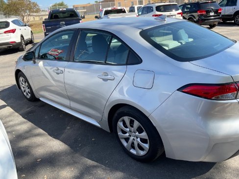 Used 2021 Toyota Corolla LE image 7