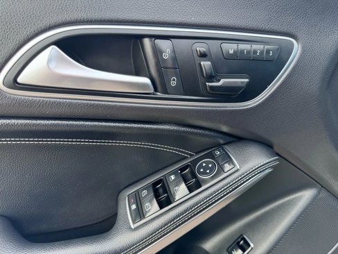 Used 2015 Mercedes-Benz CLA 250 image 28