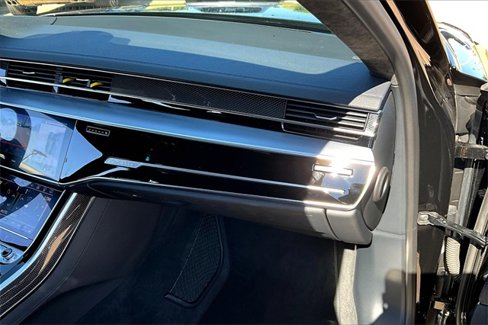 Used 2020 Audi S8 L w/ S8 Executive Package image 16