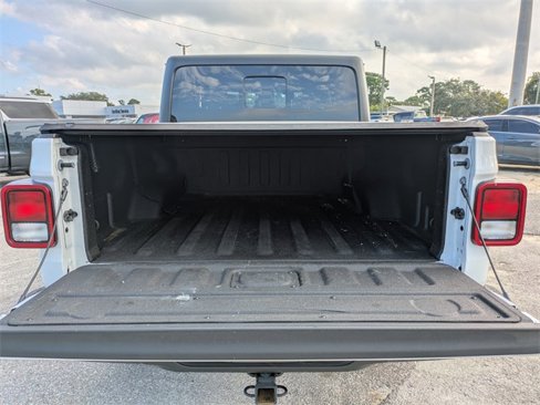 Used 2024 Jeep Gladiator Sport image 12