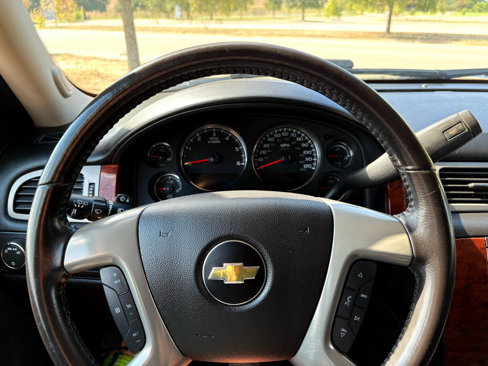 Used 2013 Chevrolet Suburban LS w/ Convenience Package 1 image 40