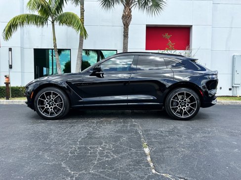 Used 2021 Aston Martin DBX image 31