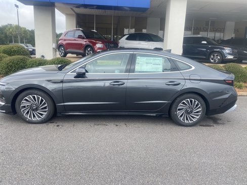 New 2025 Hyundai Sonata Limited image 2