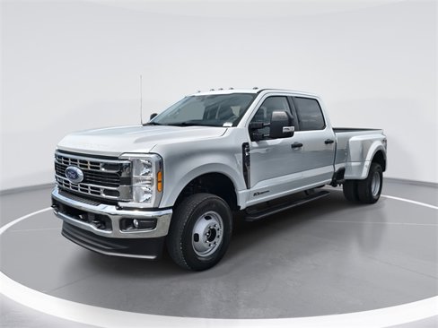 New 2026 Ford F350 XLT image 1
