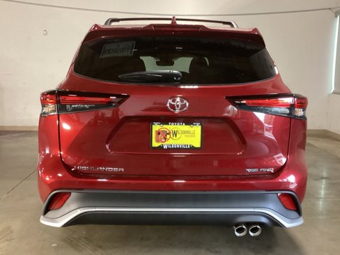 Used 2025 Toyota Highlander XSE image 24