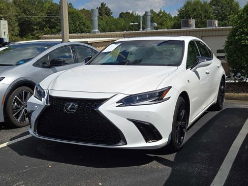 Used 2024 Lexus ES 300h F Sport image 3