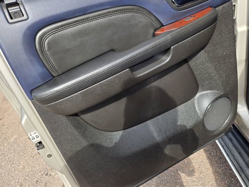 Used 2007 Cadillac Escalade EXT w/ Information Package image 19