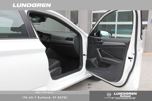 Used 2023 Volkswagen Jetta Sport image 8