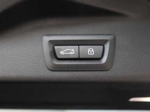 New 2026 BMW X5 xDrive50e image 32