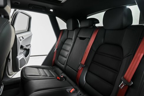 New 2026 Porsche Macan GTS image 21