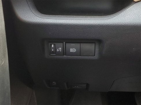 Used 2022 Toyota RAV4 XLE image 15