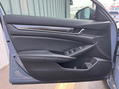 Used 2022 Honda Accord Sport image 13
