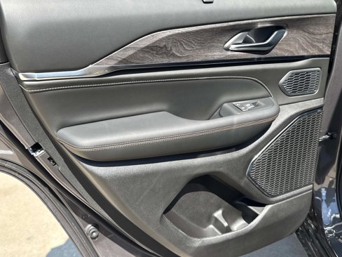 New 2025 Jeep Grand Cherokee Overland w/ Luxury Tech Group IV image 10
