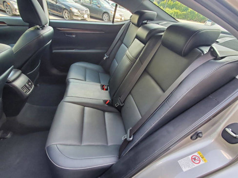 Used 2018 Lexus ES 350 w/ Premier Package image 11