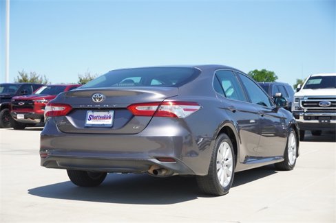 Used 2018 Toyota Camry LE image 8