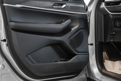 New 2025 Jeep Grand Cherokee L Limited w/ Luxury Tech Group II image 35