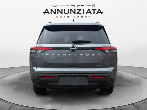 Used 2025 Nissan Pathfinder SV image 4