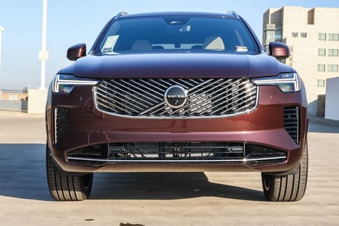 New 2026 Volvo XC90 B6 Plus image 2