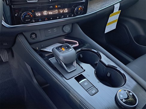 New 2026 Nissan Rogue Platinum image 10