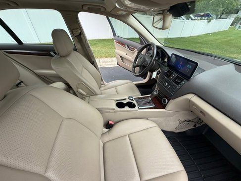 Used 2011 Mercedes-Benz C 300 4MATIC Sedan image 27