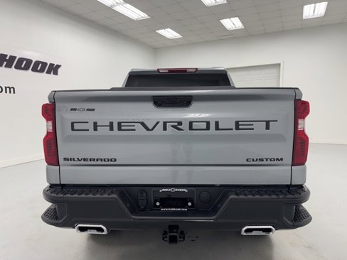 New 2026 Chevrolet Silverado 1500 Custom Trail Boss w/ LPO, Dark Essentials Package image 6