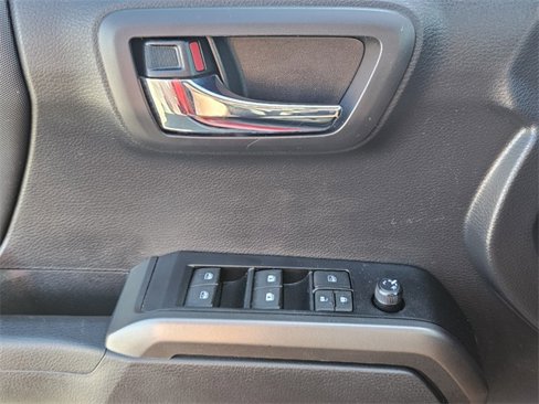 Used 2023 Toyota Tacoma TRD Sport image 29