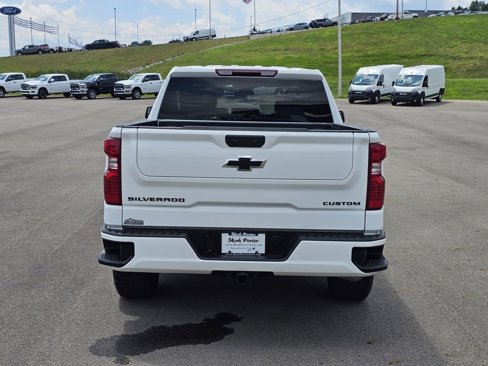 Used 2024 Chevrolet Silverado 1500 Custom w/ Turbomax Blackout Package image 4