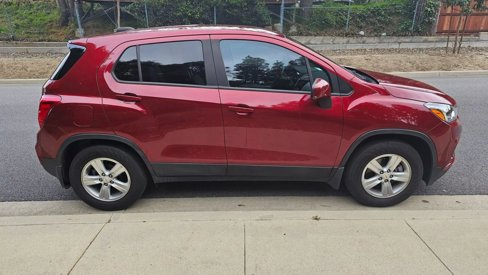 Used 2021 Chevrolet Trax LS w/ Tint and Cruise Package image 6
